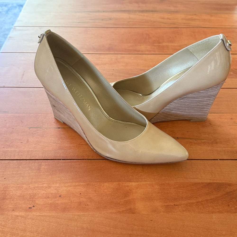 Stuart Weitzman Nude Patent Leather wedge, size 8
